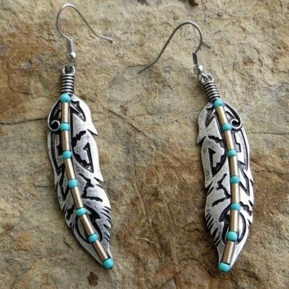 NEW SS feather earrings $7☆or5for$25☆